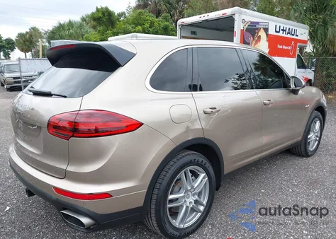 2016 Porsche Cayenne Diesel z USA, uszkodzony, nr VIN WP1AF2A27GKA40300